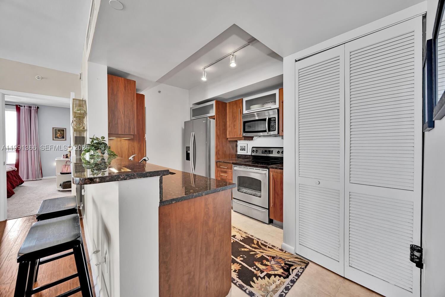 TOSCANO CONDO - Residential