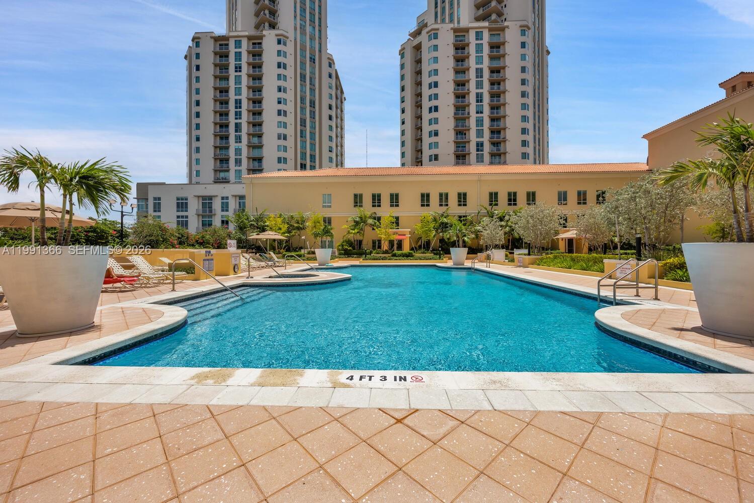 TOSCANO CONDO - Residential