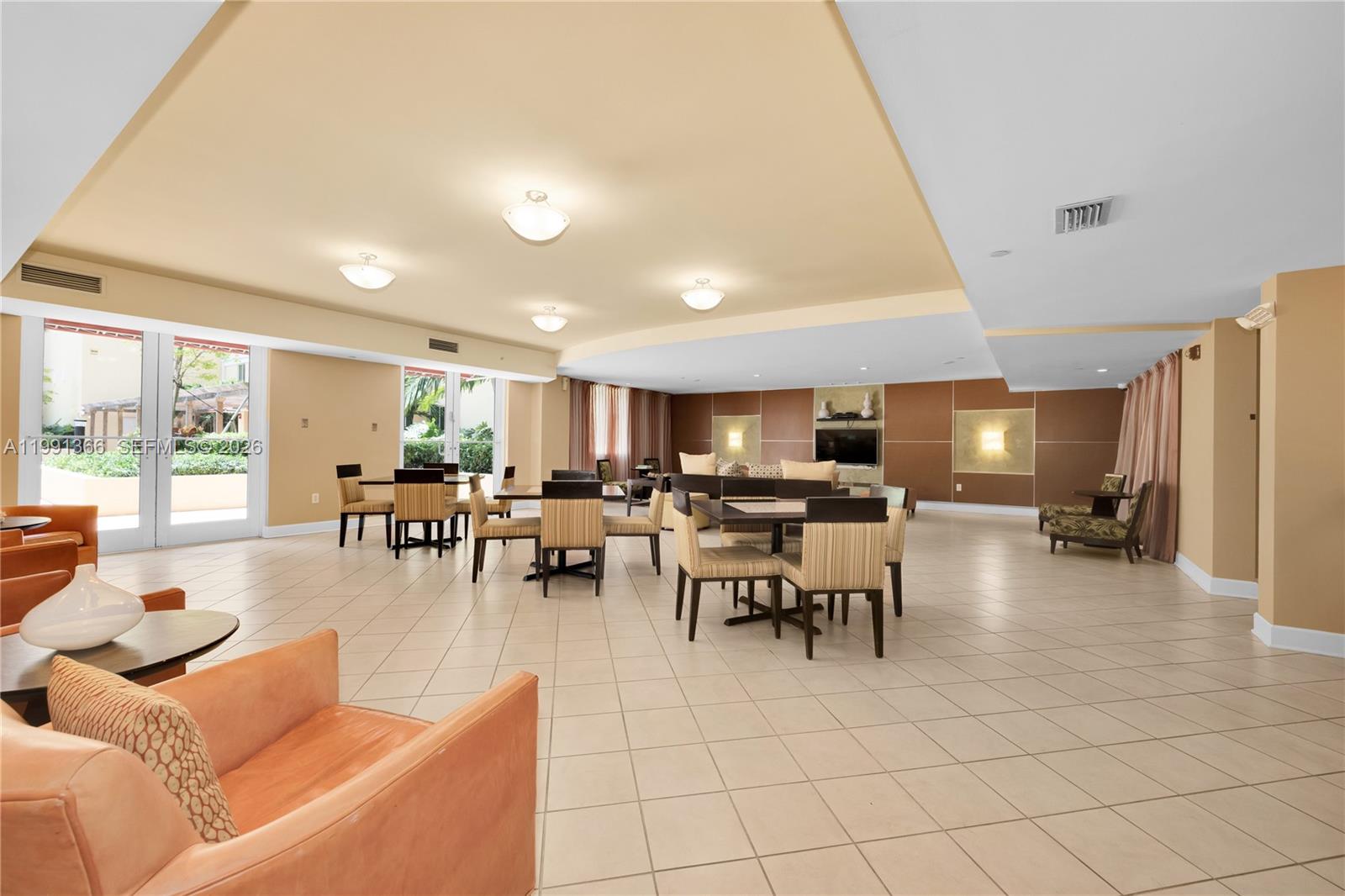 TOSCANO CONDO - Residential