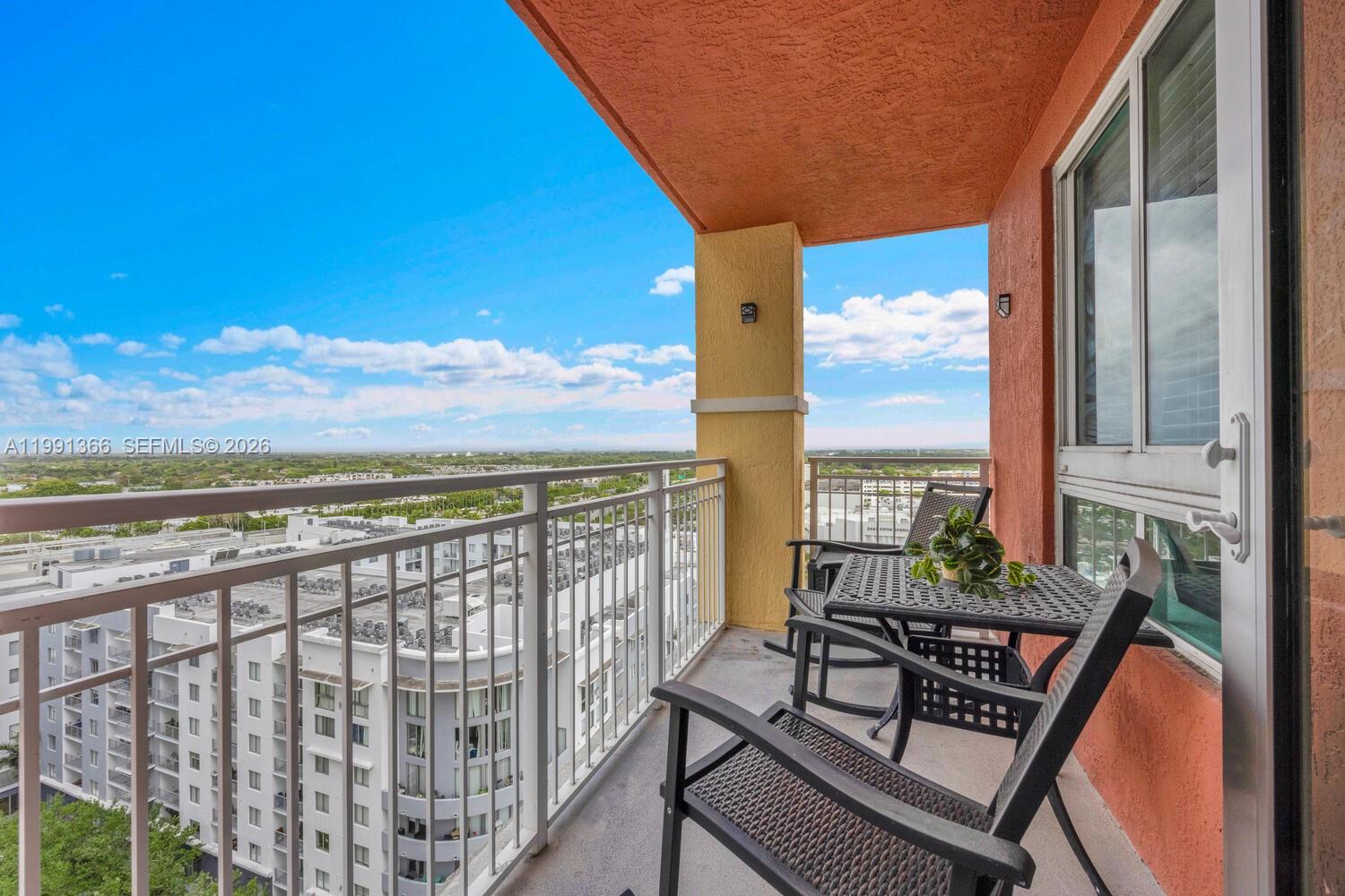 TOSCANO CONDO - Residential
