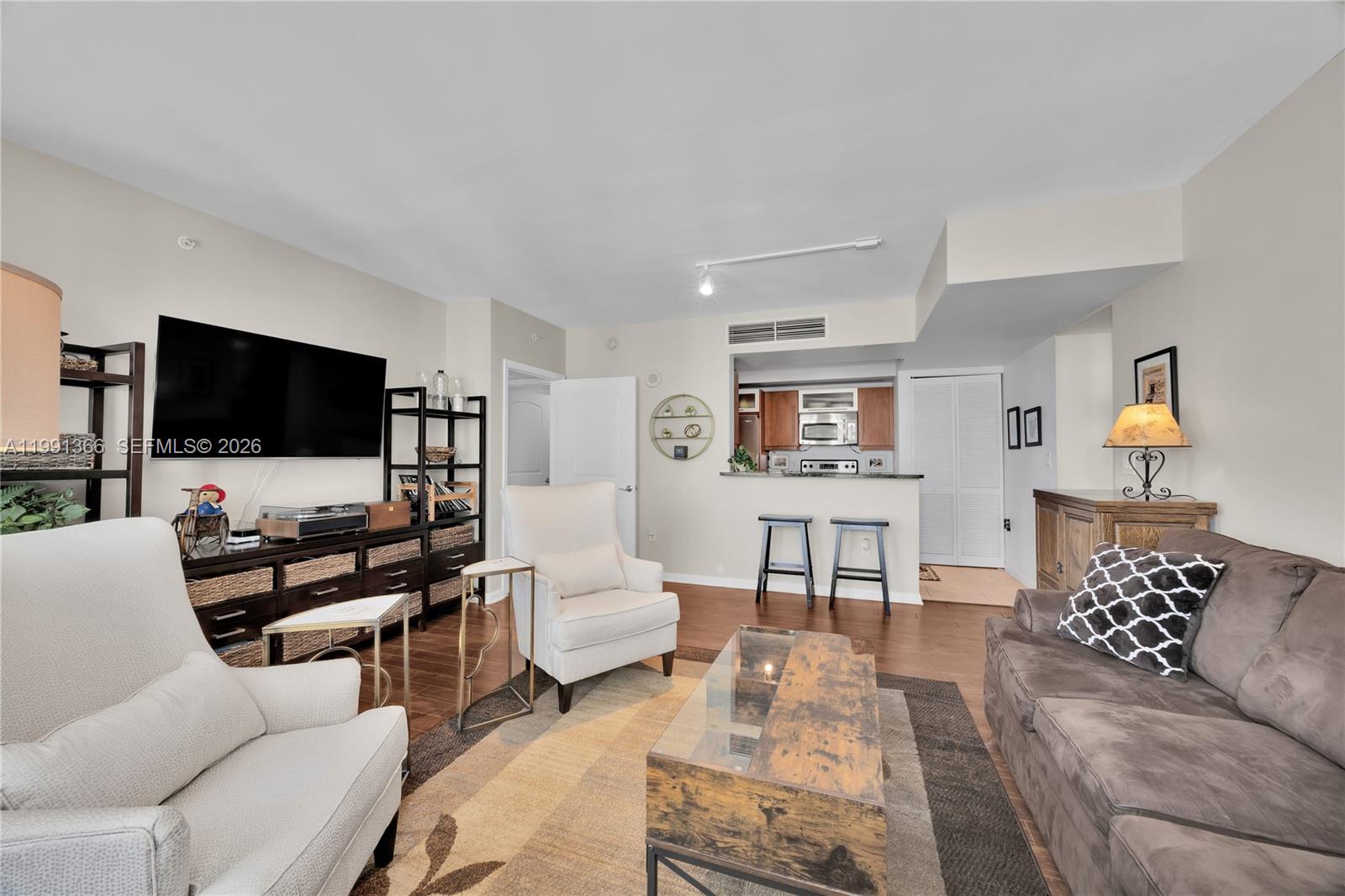 TOSCANO CONDO - Residential