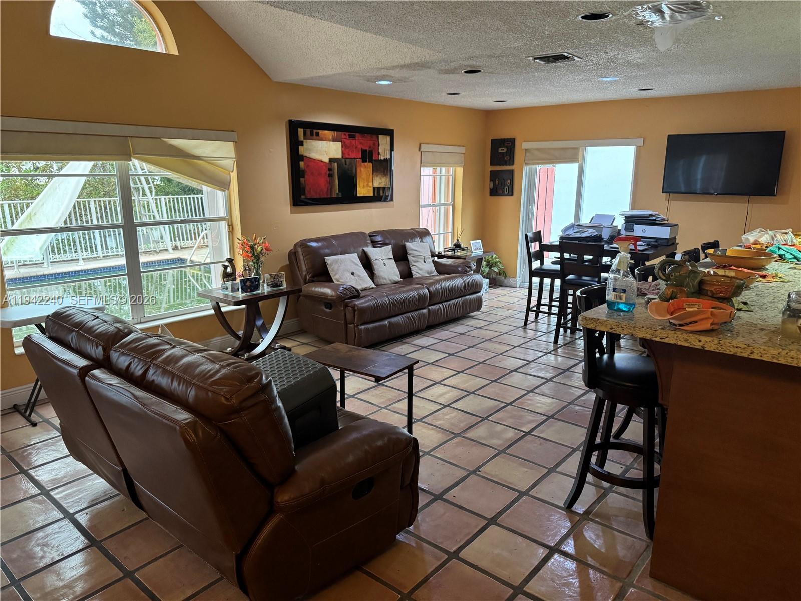 LAKES ON THE GREEN - SEC - Residential