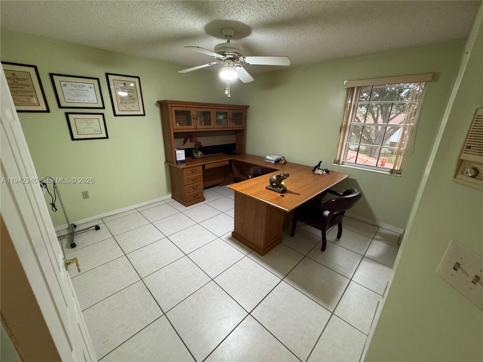 LAKES ON THE GREEN - SEC - Residential