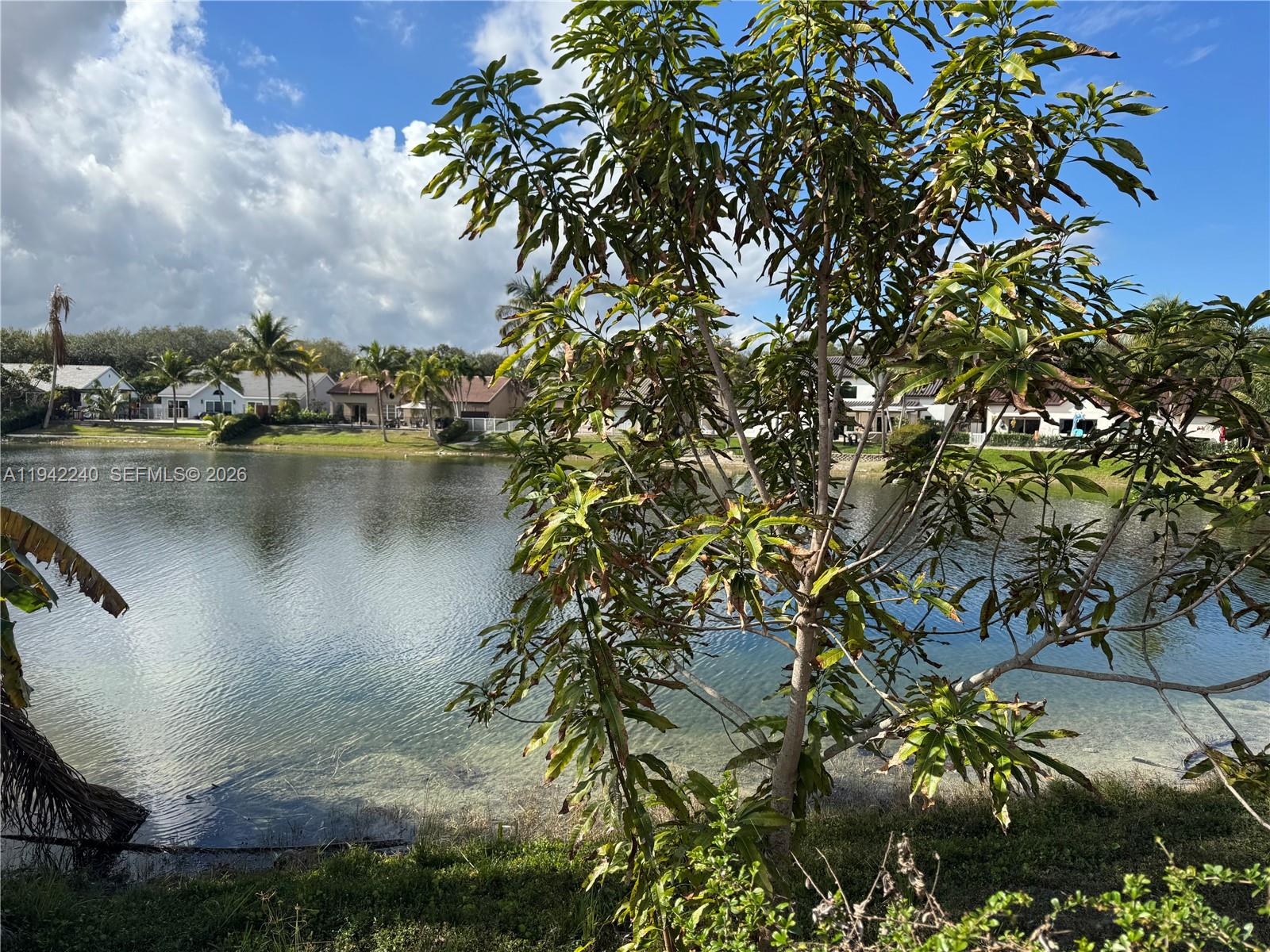 LAKES ON THE GREEN - SEC - Residential