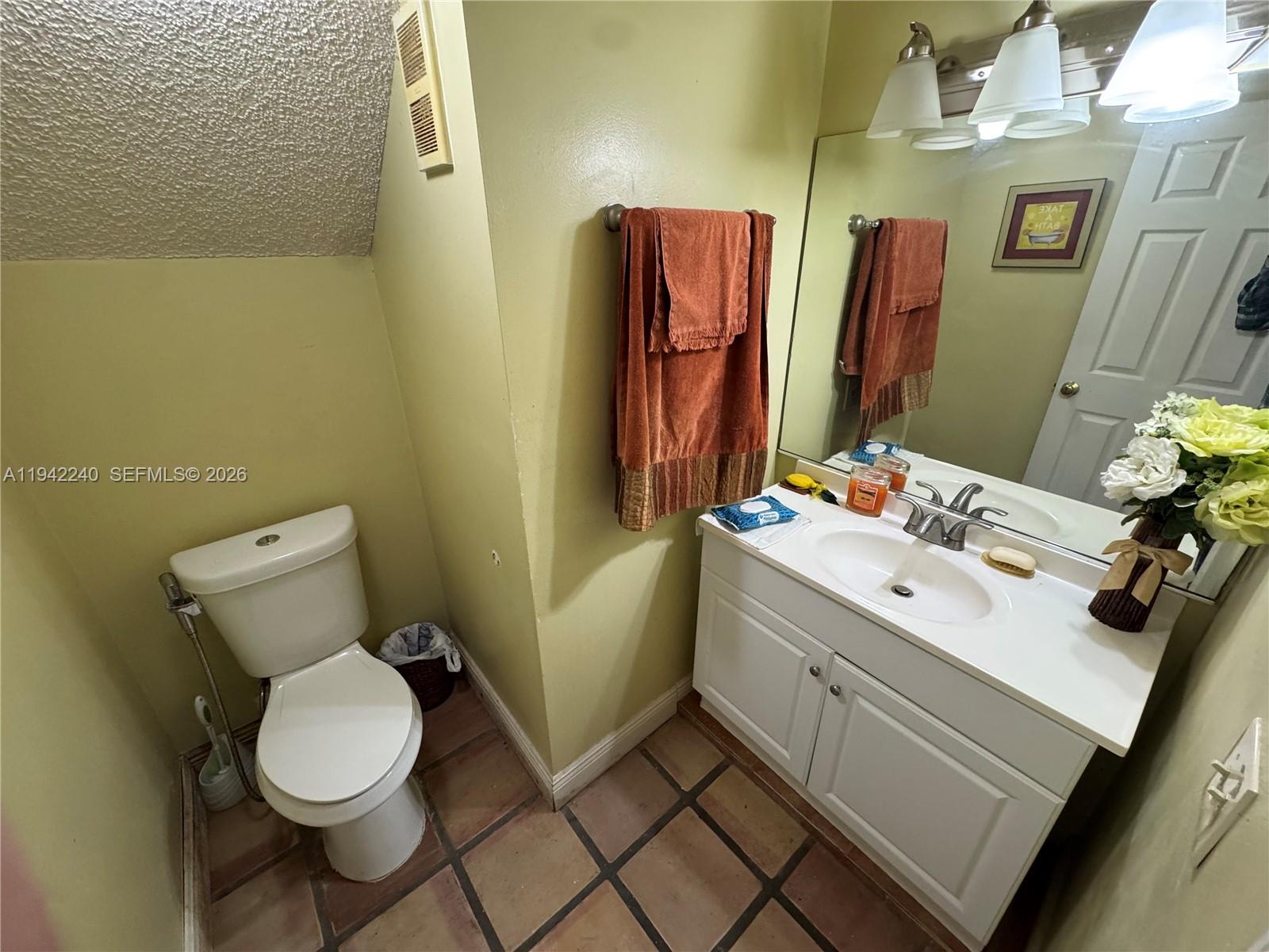 LAKES ON THE GREEN - SEC - Residential