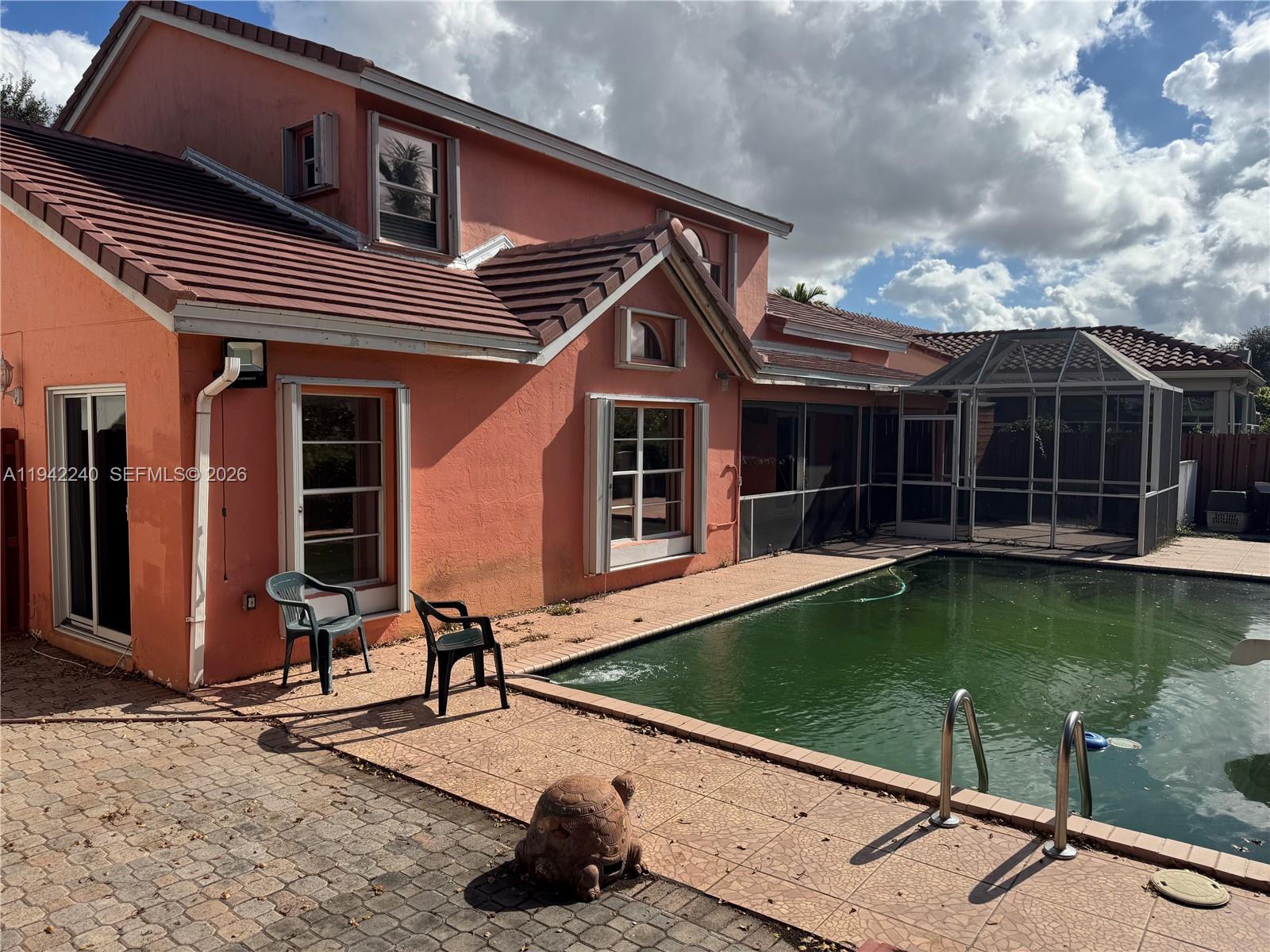 LAKES ON THE GREEN - SEC - Residential