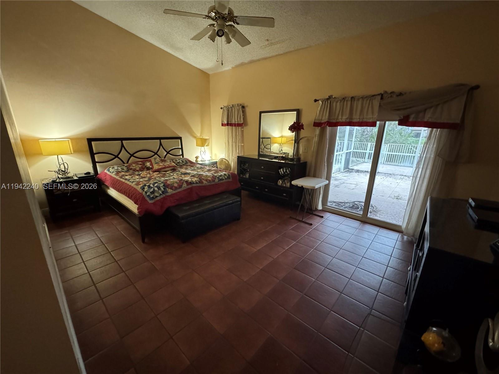 LAKES ON THE GREEN - SEC - Residential