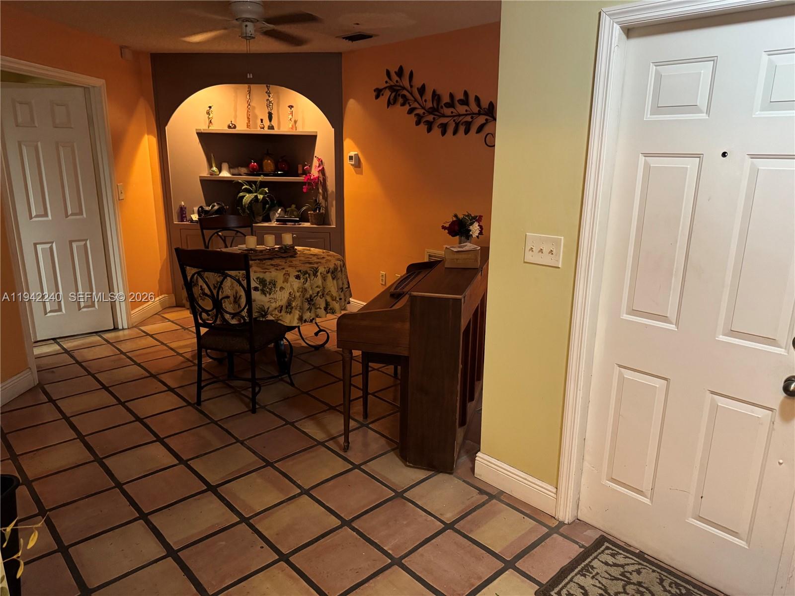 LAKES ON THE GREEN - SEC - Residential