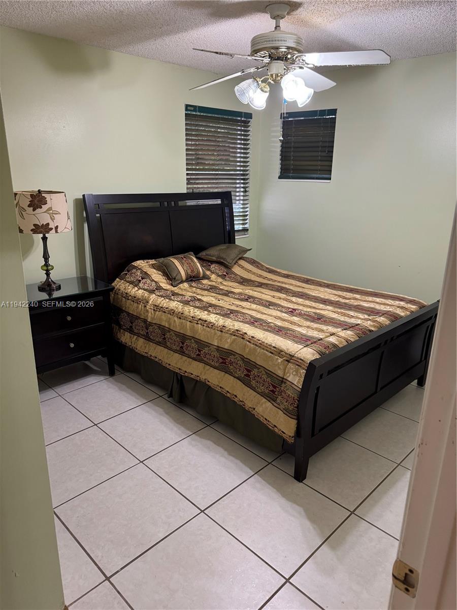 LAKES ON THE GREEN - SEC - Residential