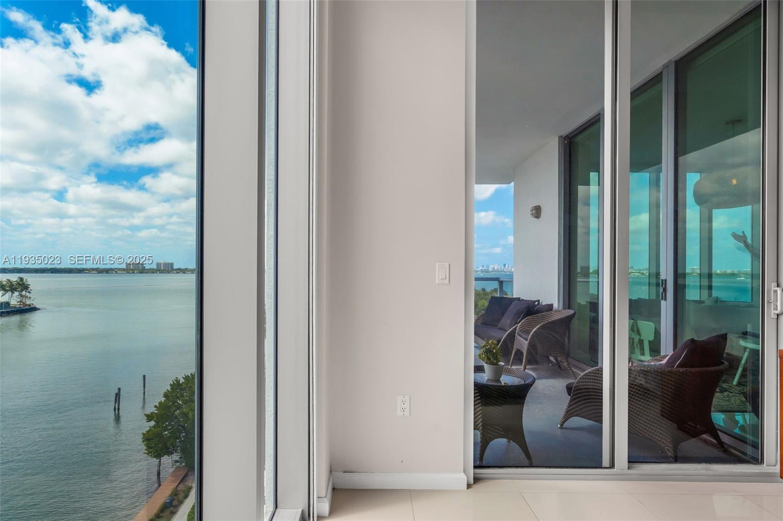 ELOQUENCE ON THE BAY COND - Residential