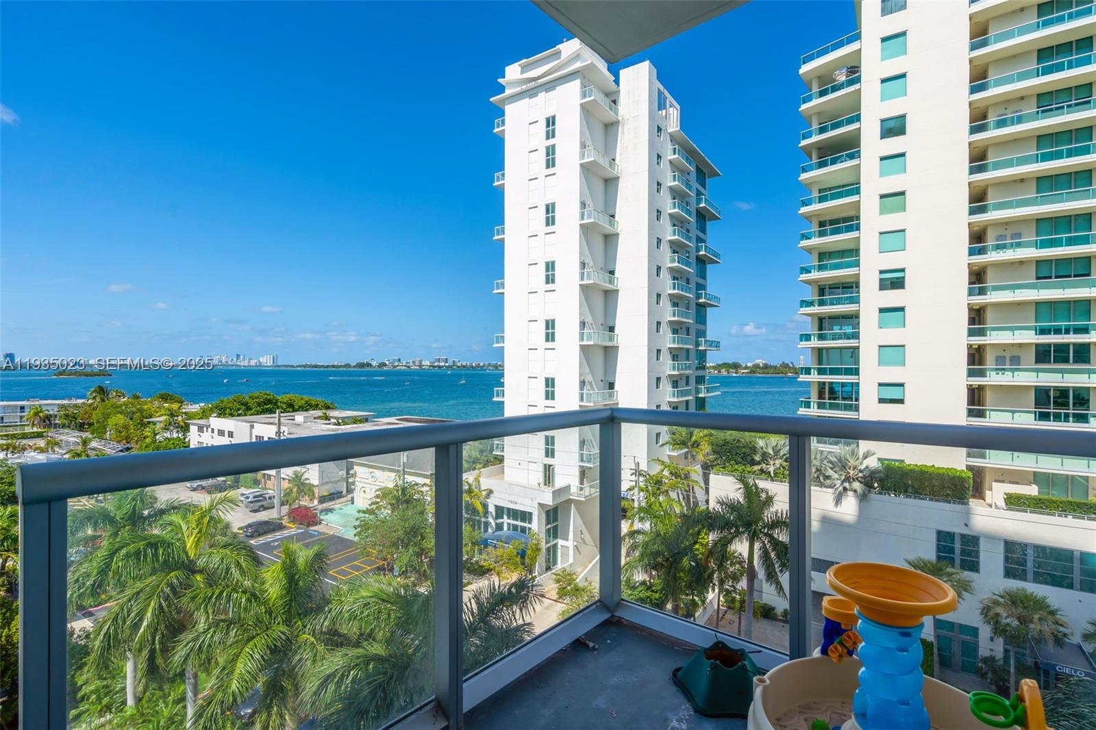 ELOQUENCE ON THE BAY COND - Residential