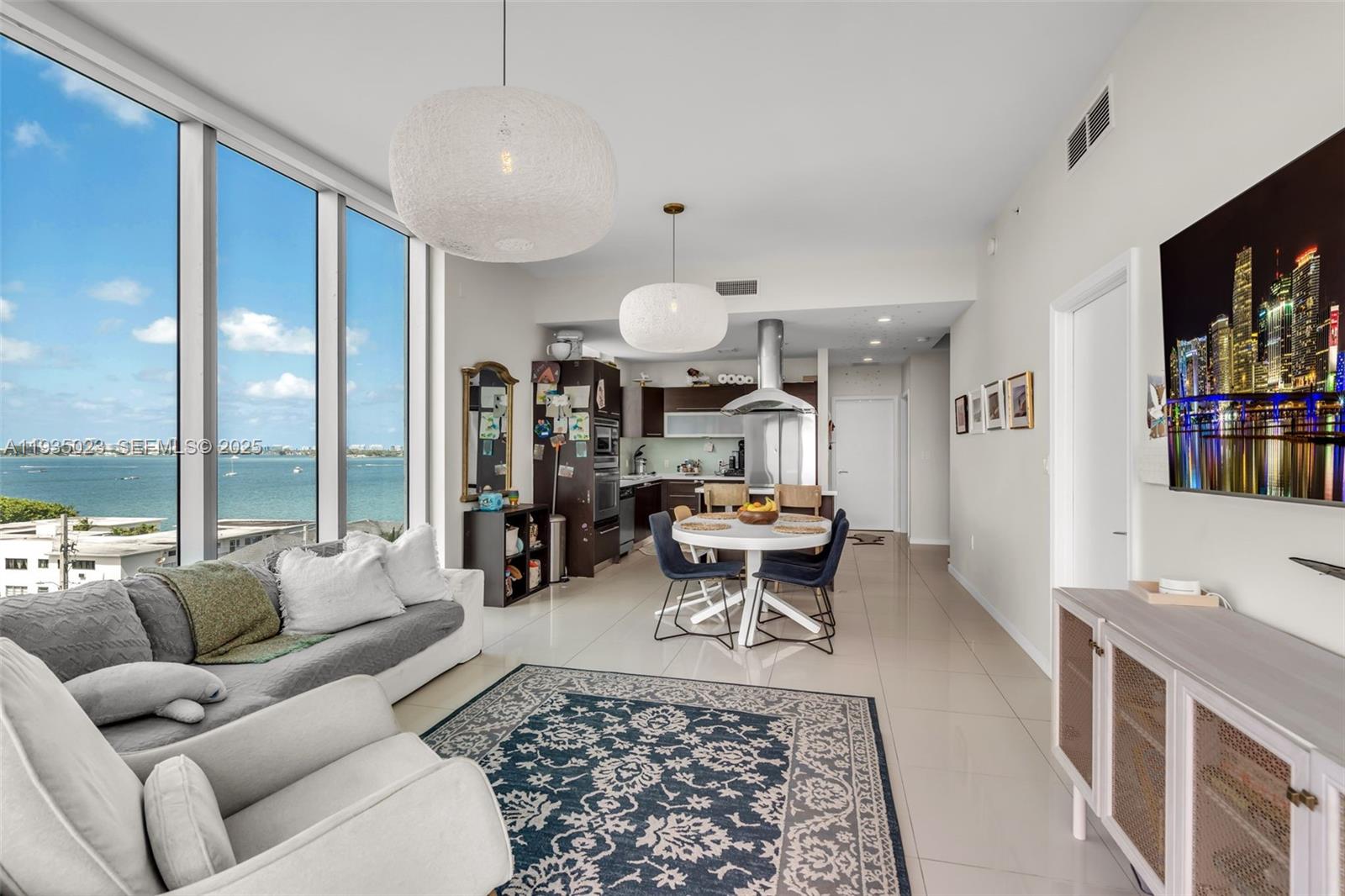 ELOQUENCE ON THE BAY COND - Residential