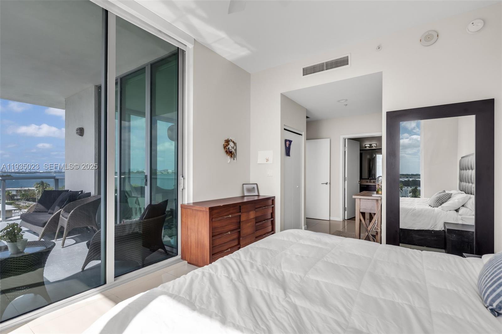 ELOQUENCE ON THE BAY COND - Residential