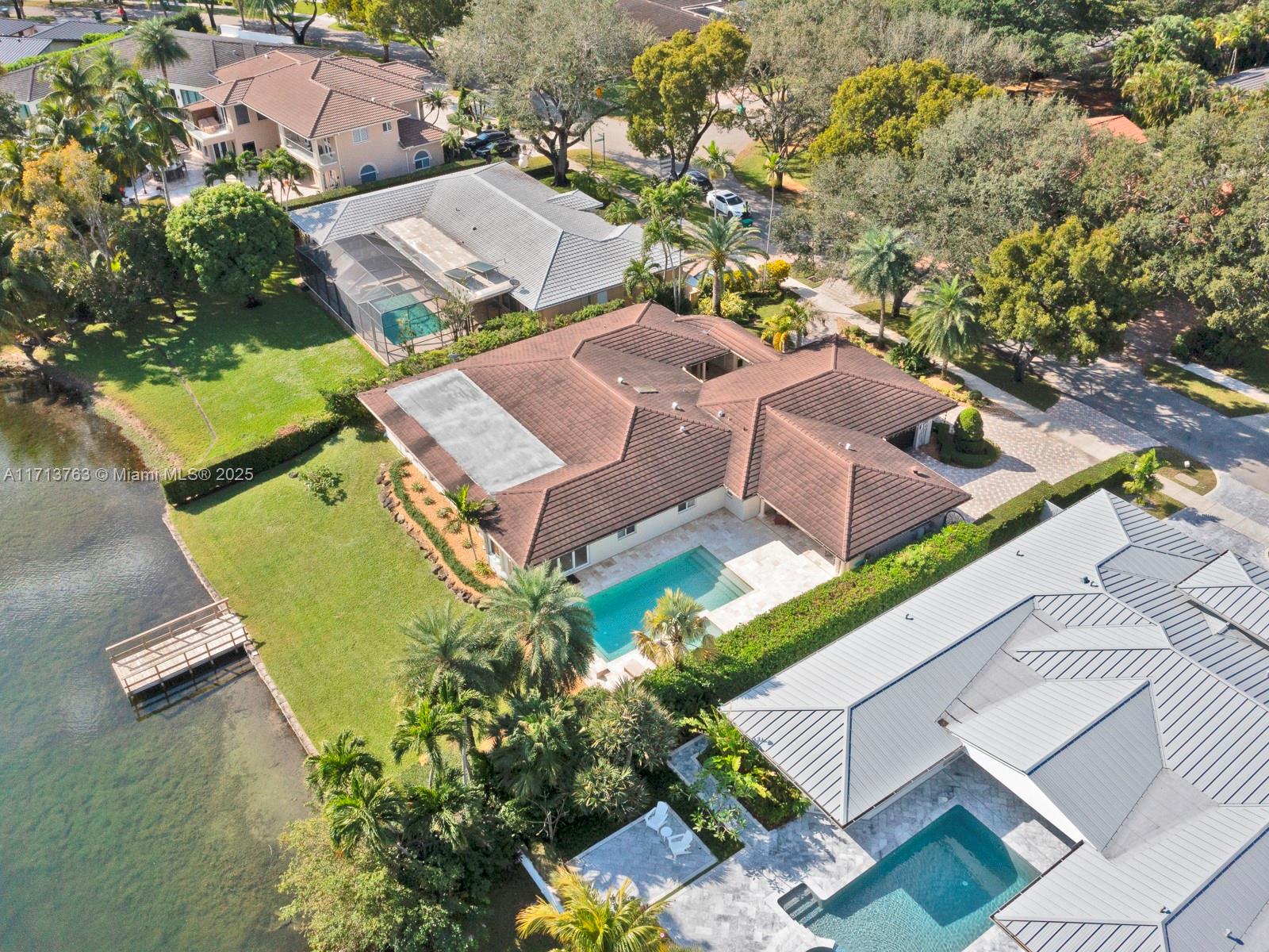 MIAMI LAKES - LOCH LOMOND - Residential