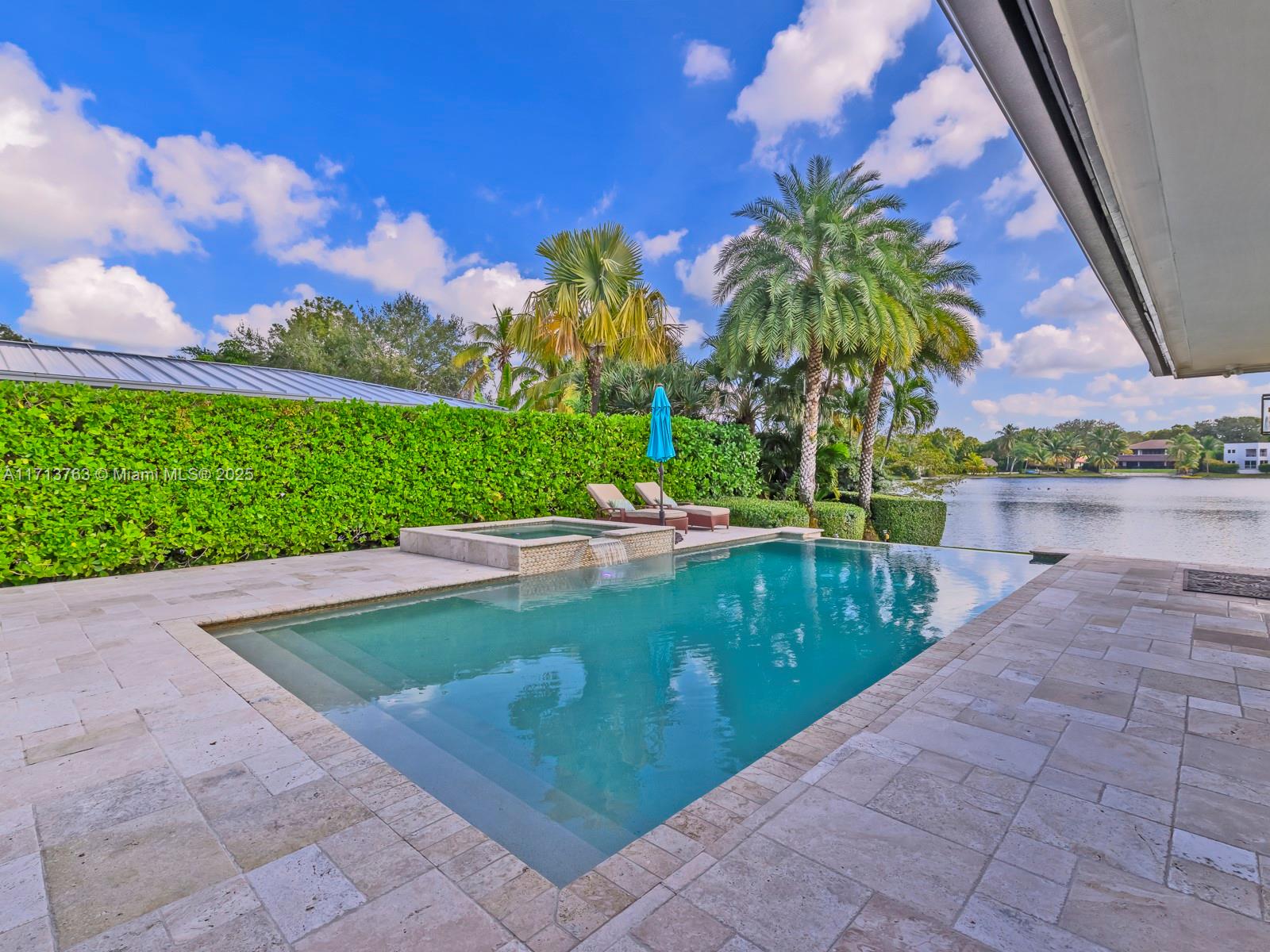 MIAMI LAKES - LOCH LOMOND - Residential