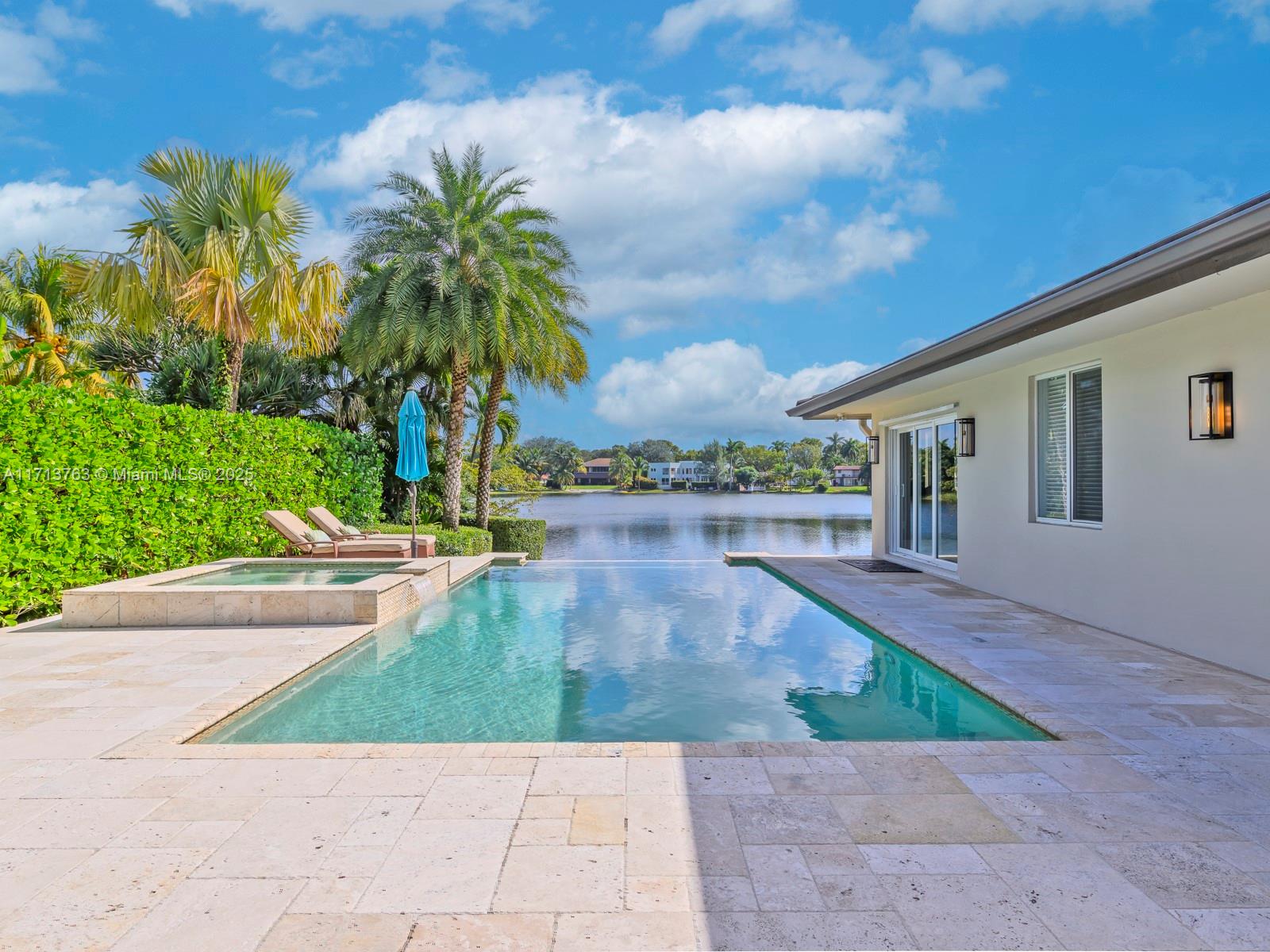 MIAMI LAKES - LOCH LOMOND - Residential