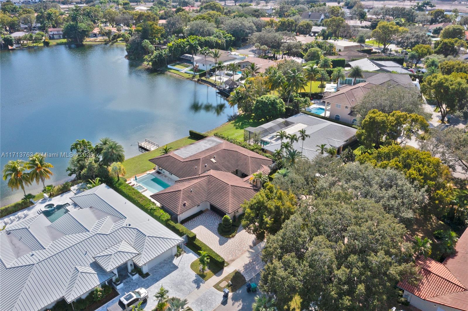 MIAMI LAKES - LOCH LOMOND - Residential