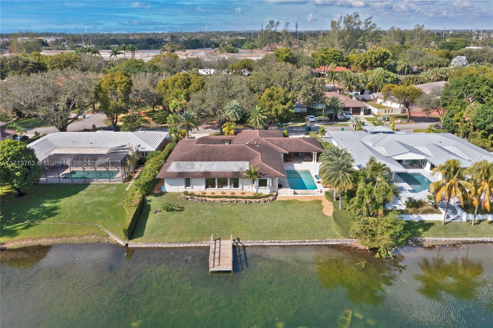 MIAMI LAKES - LOCH LOMOND - Residential