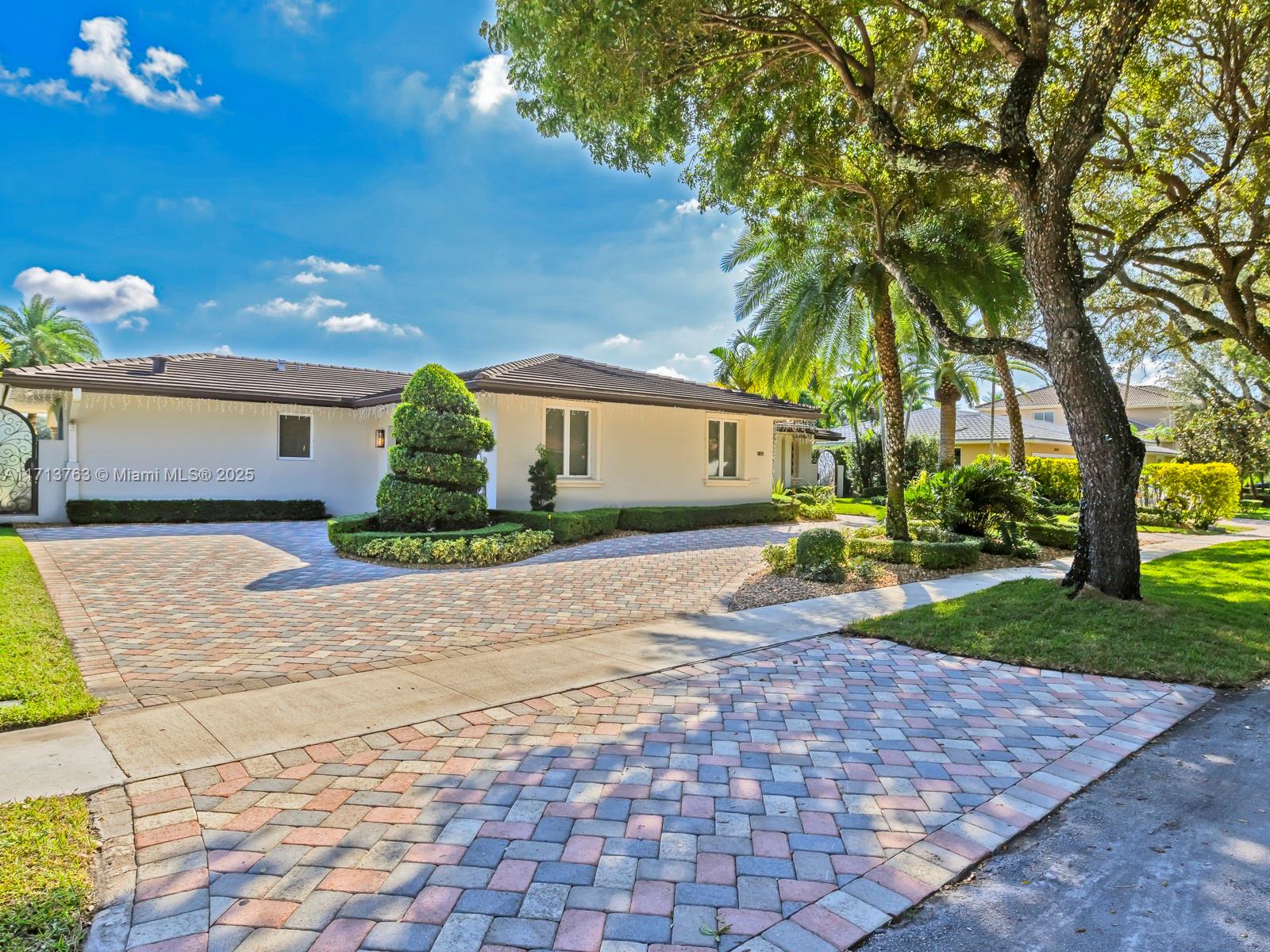 MIAMI LAKES - LOCH LOMOND - Residential