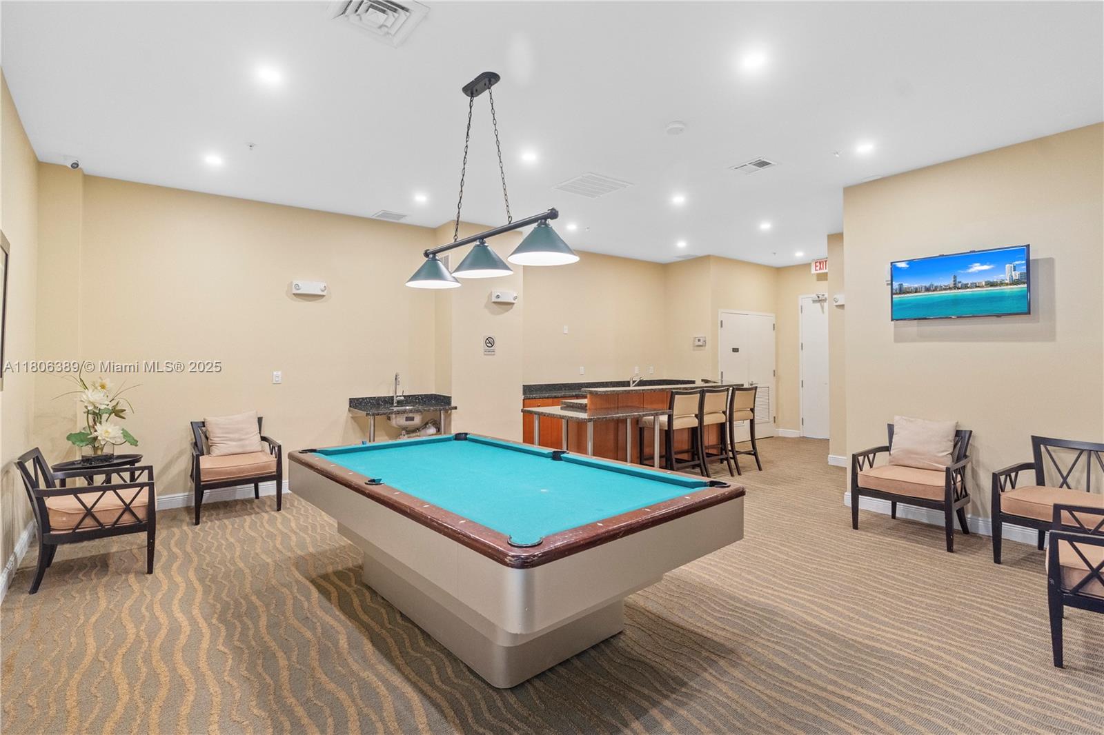 DUO CONDOMINIUM WEST - Residential