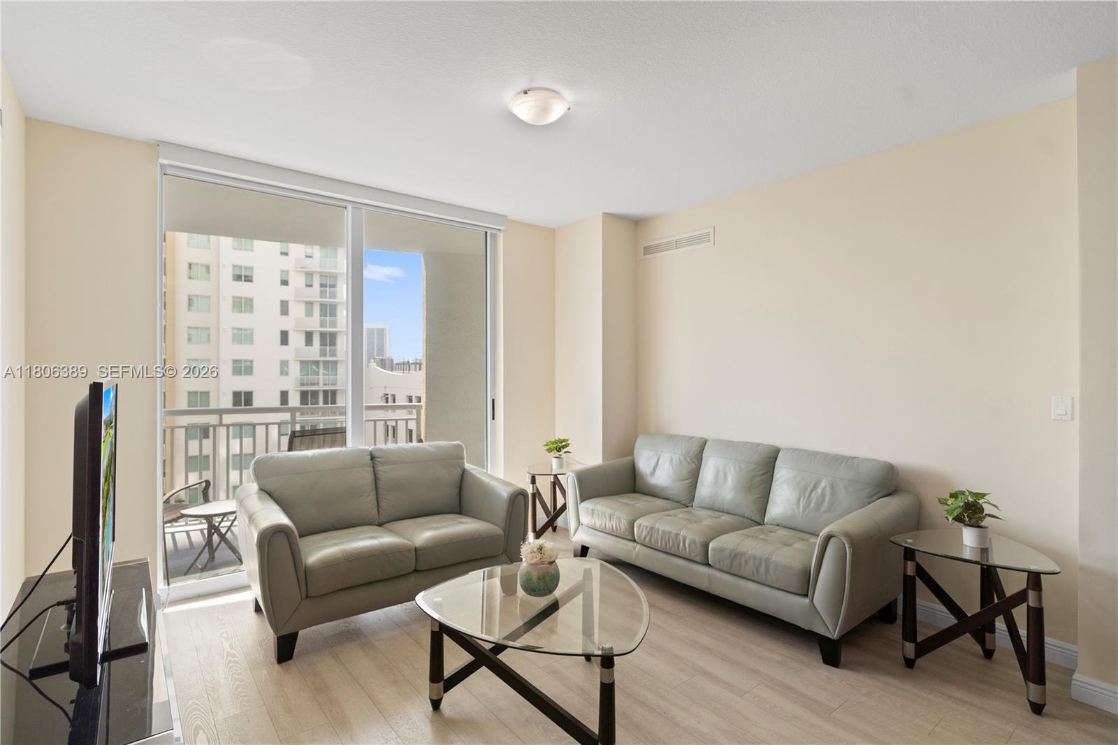 DUO CONDOMINIUM WEST - Residential