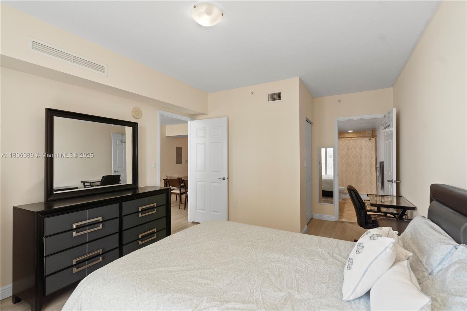 DUO CONDOMINIUM WEST - Residential