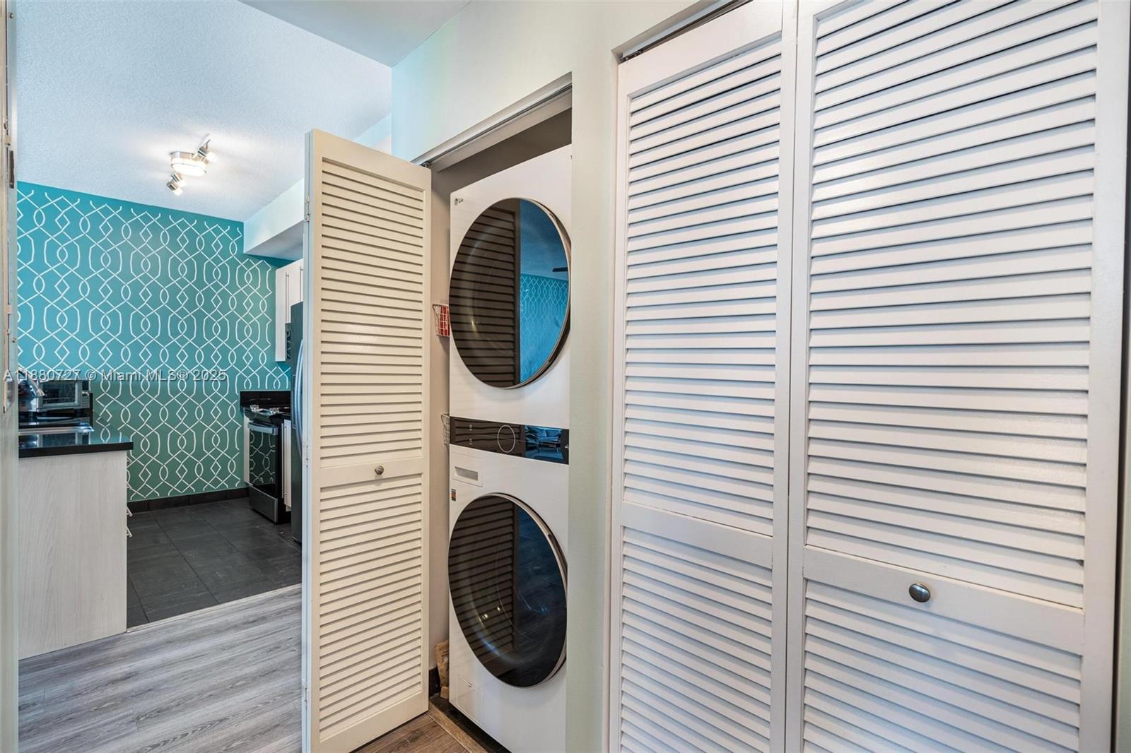 THE AXIS ON BRICKELL II C - Residential