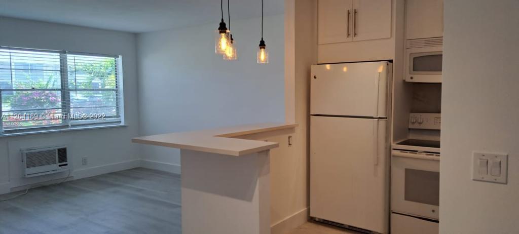 EASTHAMPTON CONDO - Residential