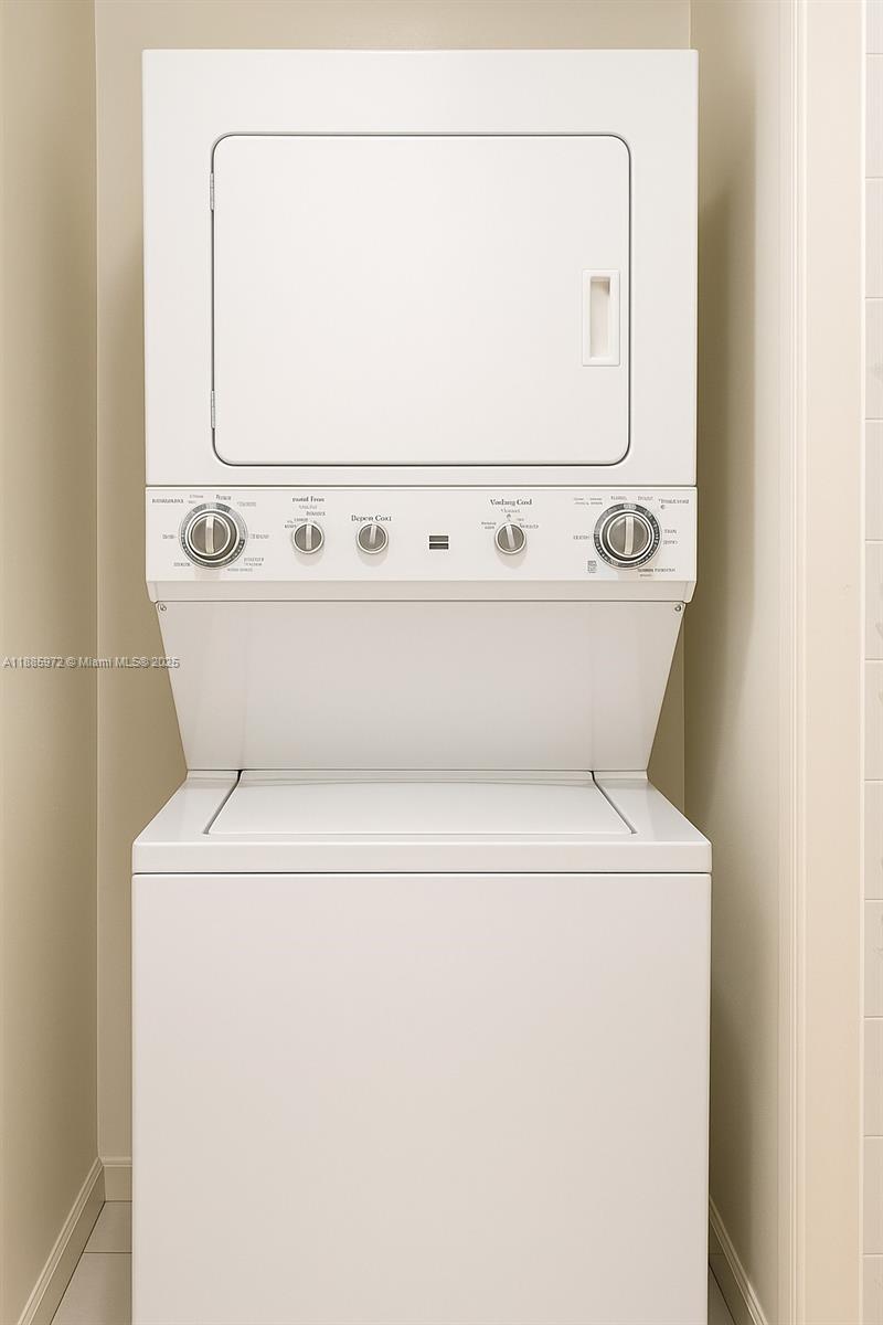 LAKE FOREST CONDO - Residential