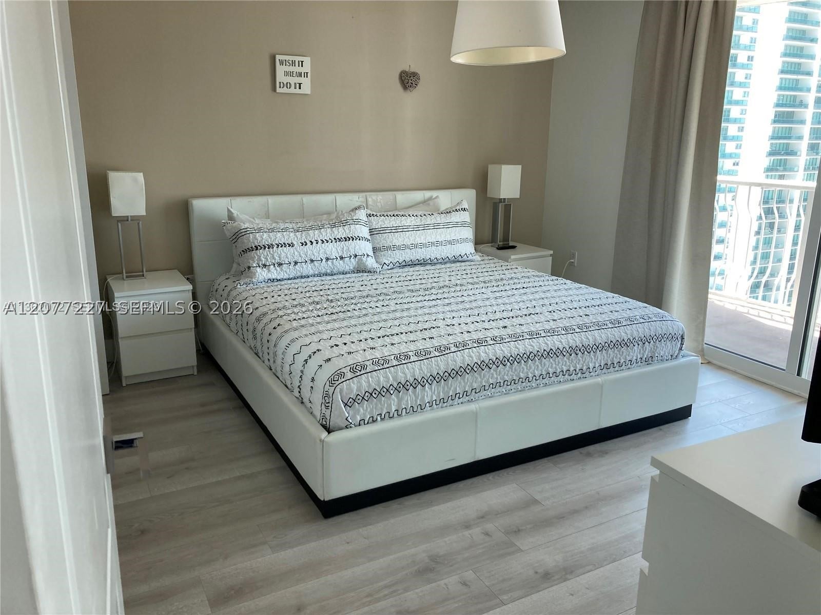 1200 Brickell Bay Dr 3705