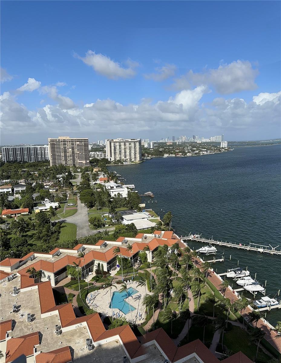 THE TOWERS OF QUAYSIDE CO - Residential Lease