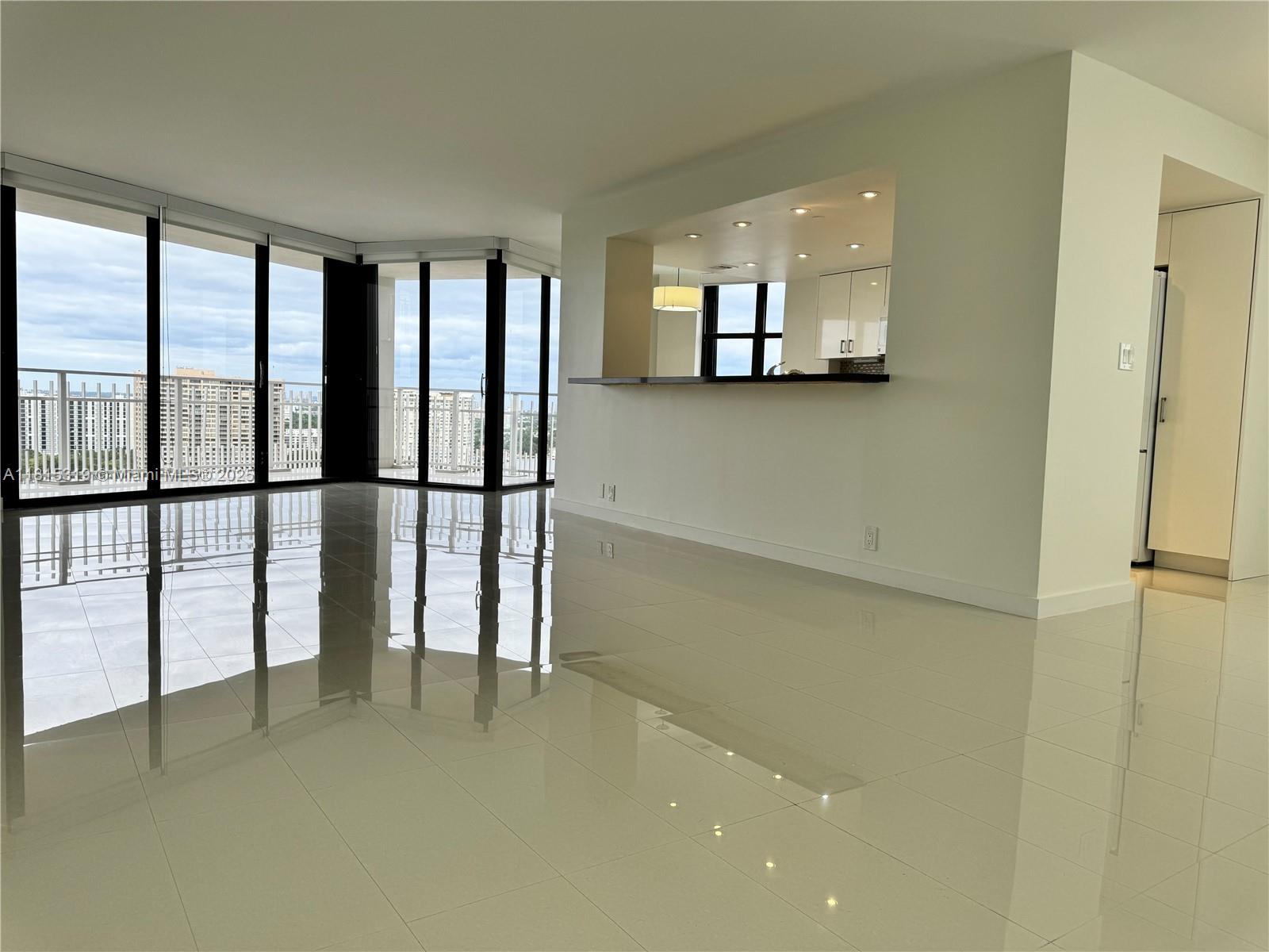 THE TOWERS OF QUAYSIDE CO - Residential Lease