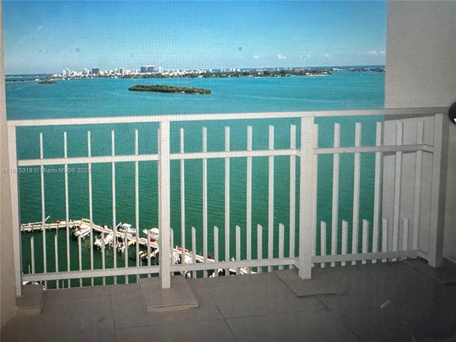 4000 Towerside Ter 2201, Miami, Broward County, Florida - 2 Bedrooms  
2 Bathrooms - 