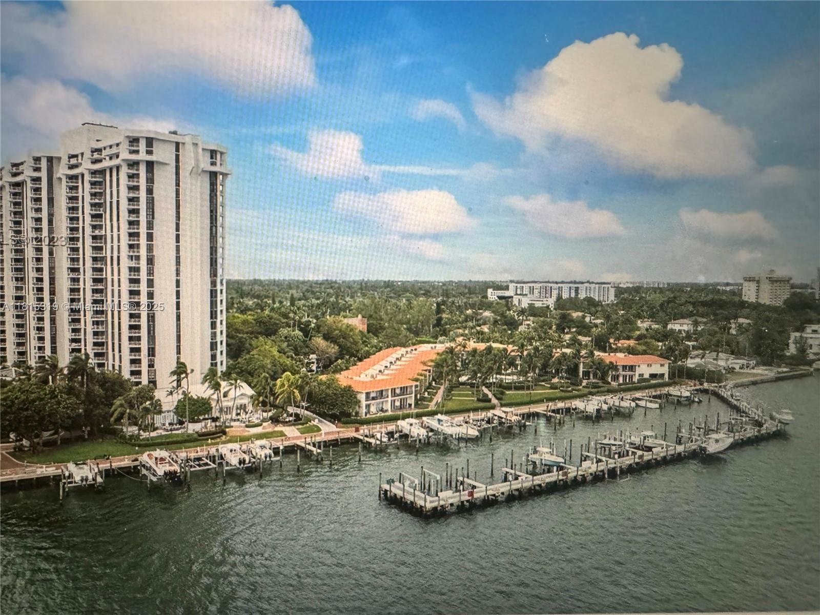 THE TOWERS OF QUAYSIDE CO - Residential Lease
