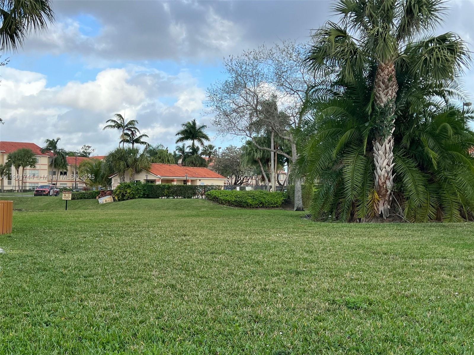 CORAL KEY CONDO - Residential Lease