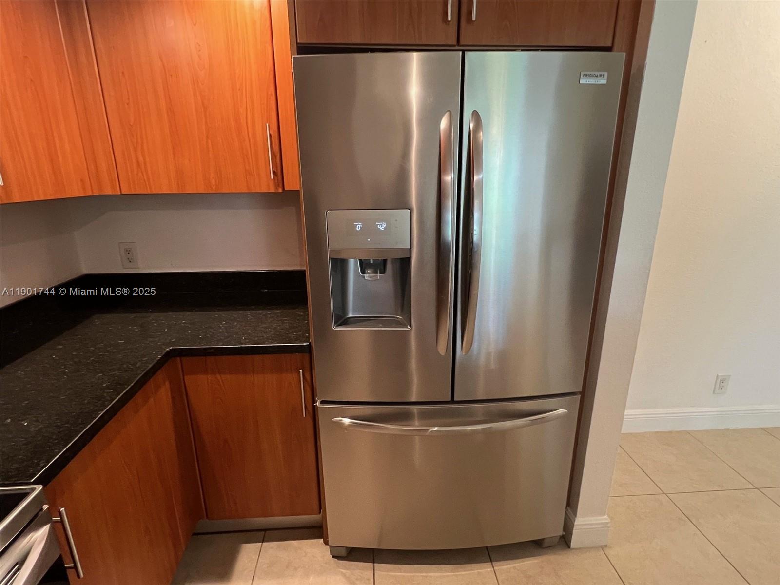 CORAL KEY CONDO - Residential Lease