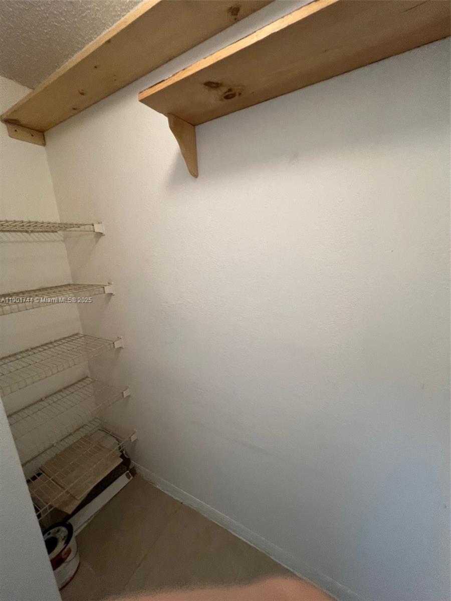 CORAL KEY CONDO - Residential Lease