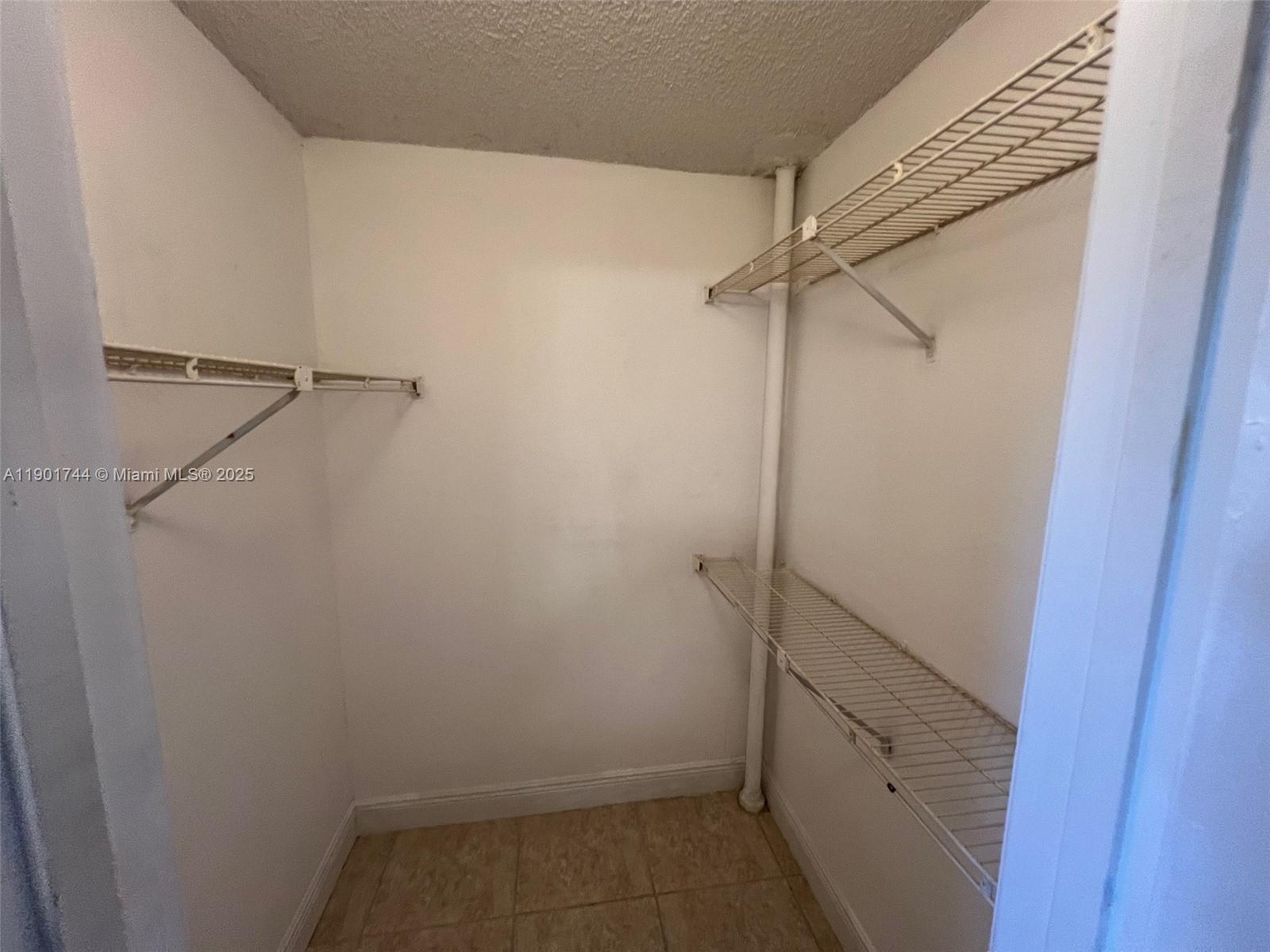 CORAL KEY CONDO - Residential Lease