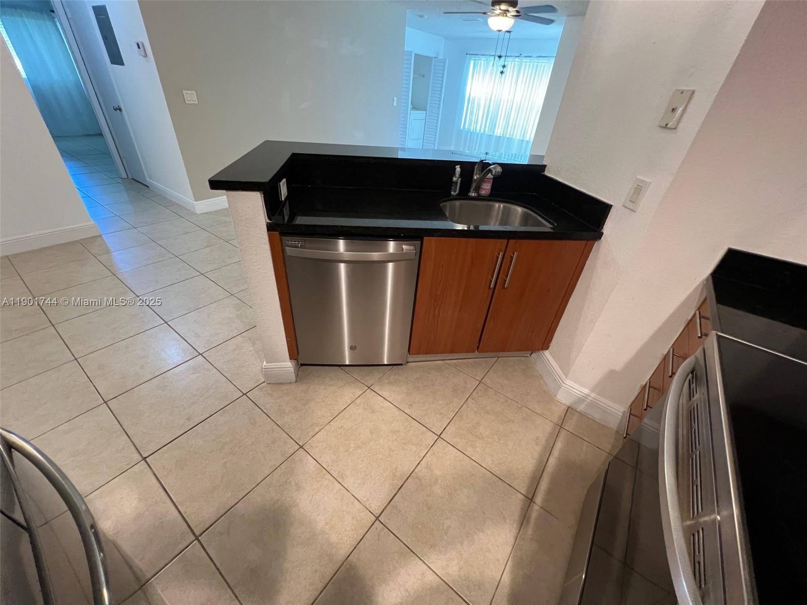 CORAL KEY CONDO - Residential Lease