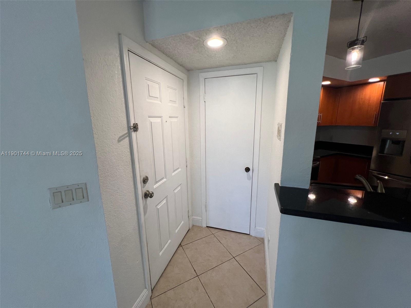 CORAL KEY CONDO - Residential Lease