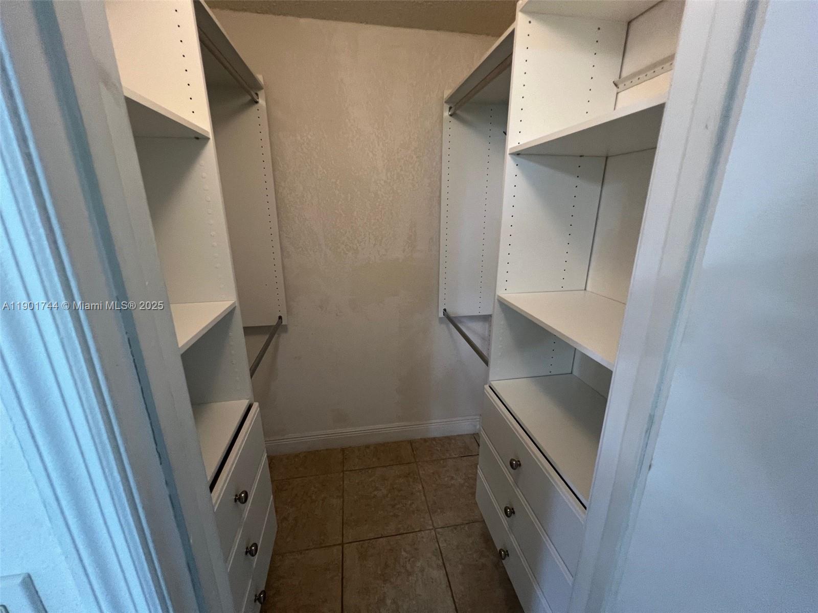 CORAL KEY CONDO - Residential Lease