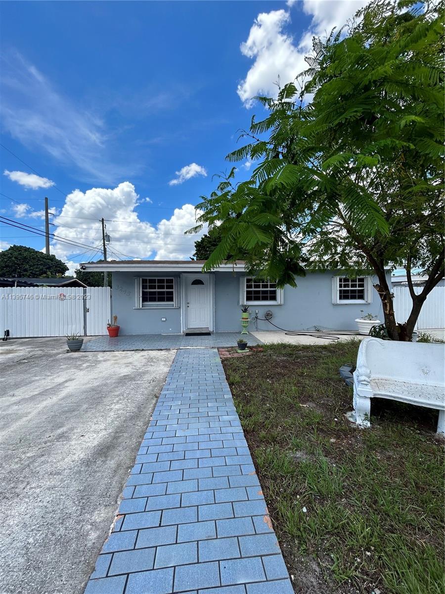 ANDERSON HEIGHTS - Residential Lease