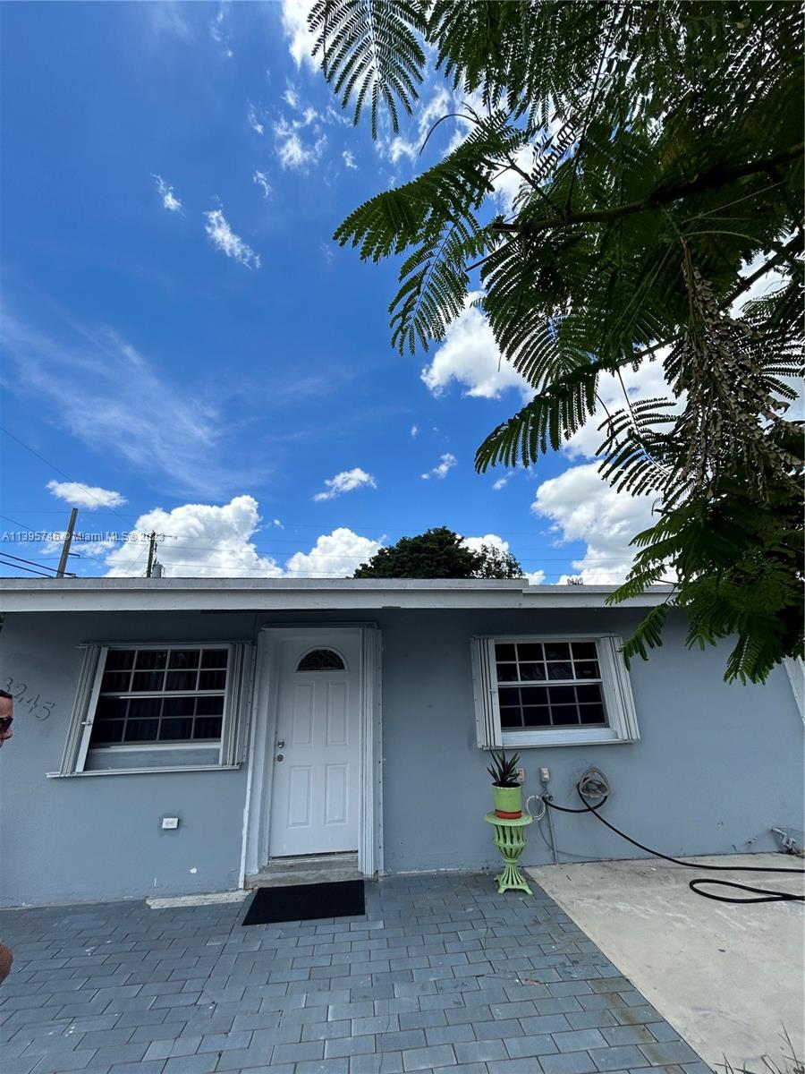 ANDERSON HEIGHTS - Residential Lease