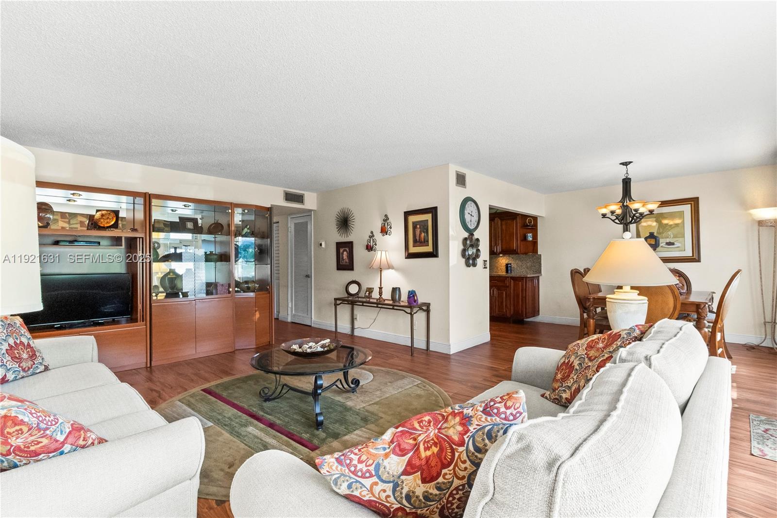 Wellington Condo A-H & J-M - Residential