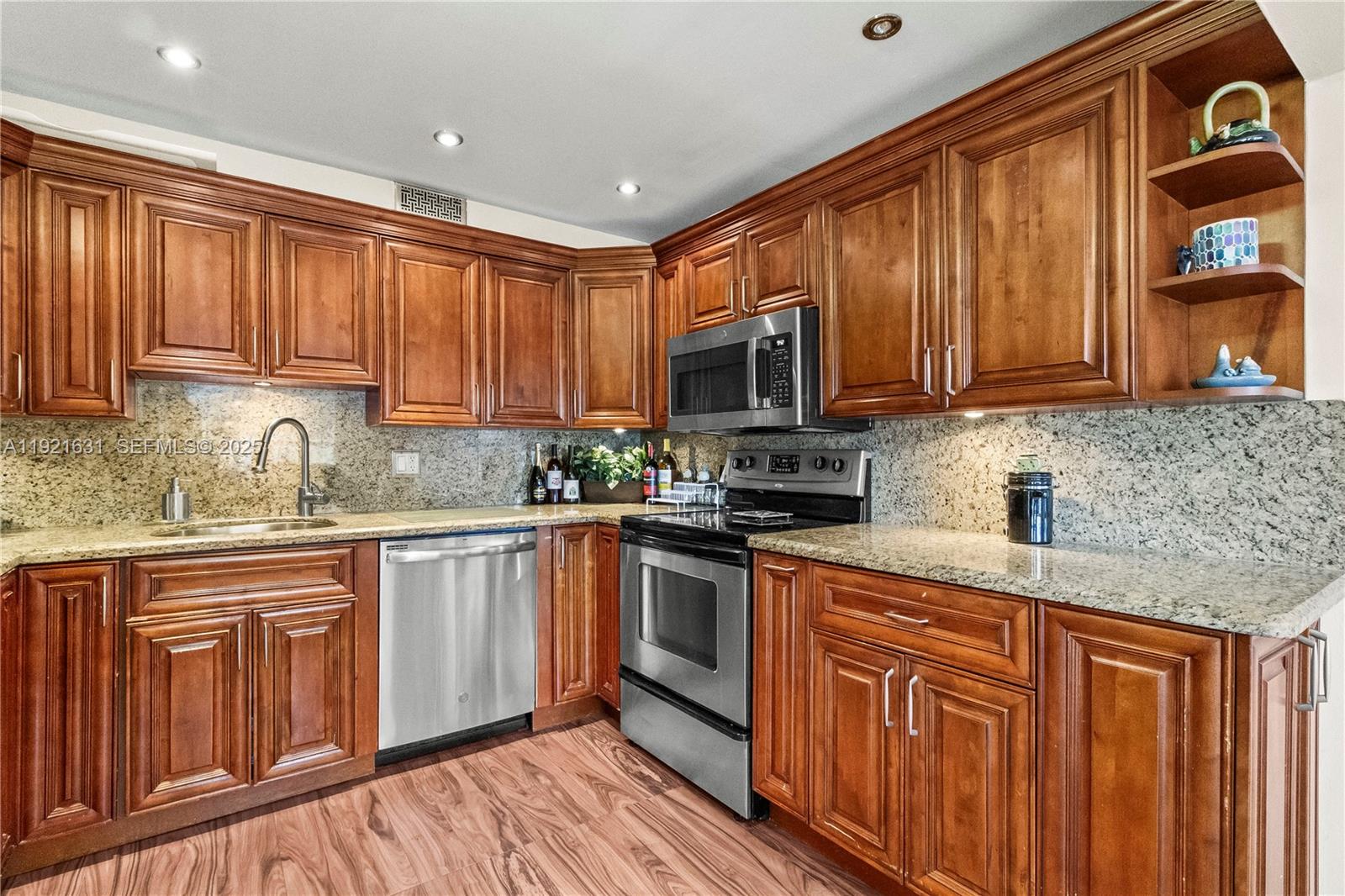 Wellington Condo A-H & J-M - Residential