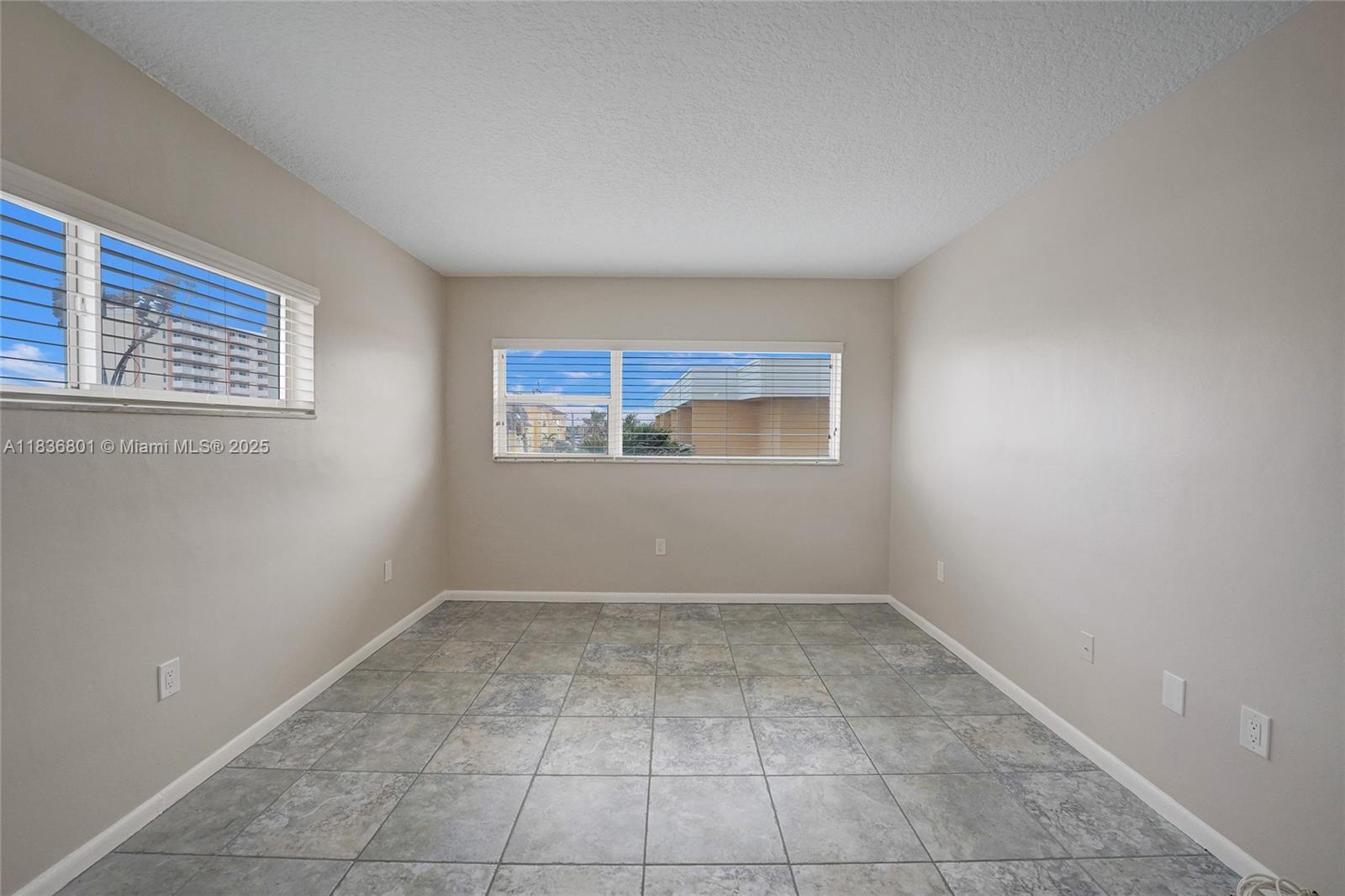 MAINSAIL CONDOMINIUM - Residential Lease