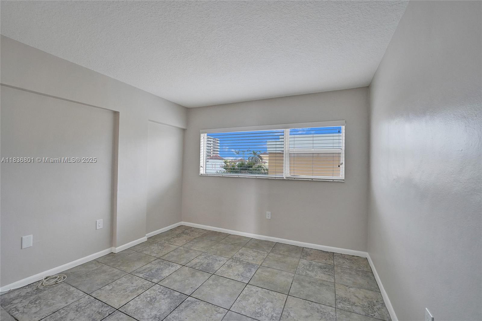 MAINSAIL CONDOMINIUM - Residential Lease