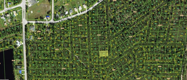 921 YELLOWTAIL LN, PUNTA GORDA, FL 33982 - Image 075cd2cd0195ee5e6e6b1a65cfcffbeb/1046234704