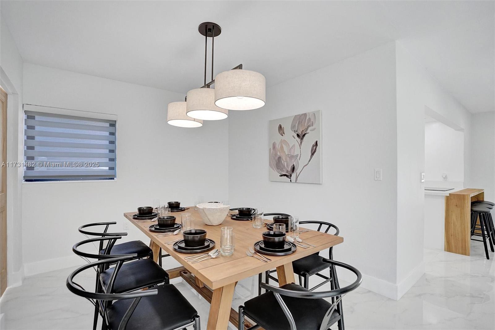 HOLLYWOOD LAKES SECTION - Residential