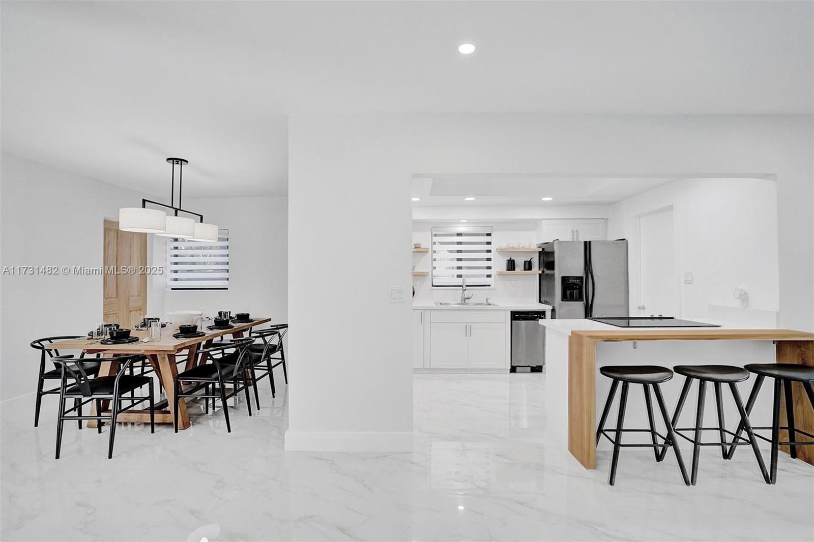 HOLLYWOOD LAKES SECTION - Residential